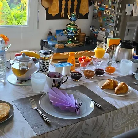 Tinat Bed and Breakfast *
